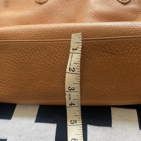 Isaac mizrah Tan pebble leather purse tote - Picture 2 of 11